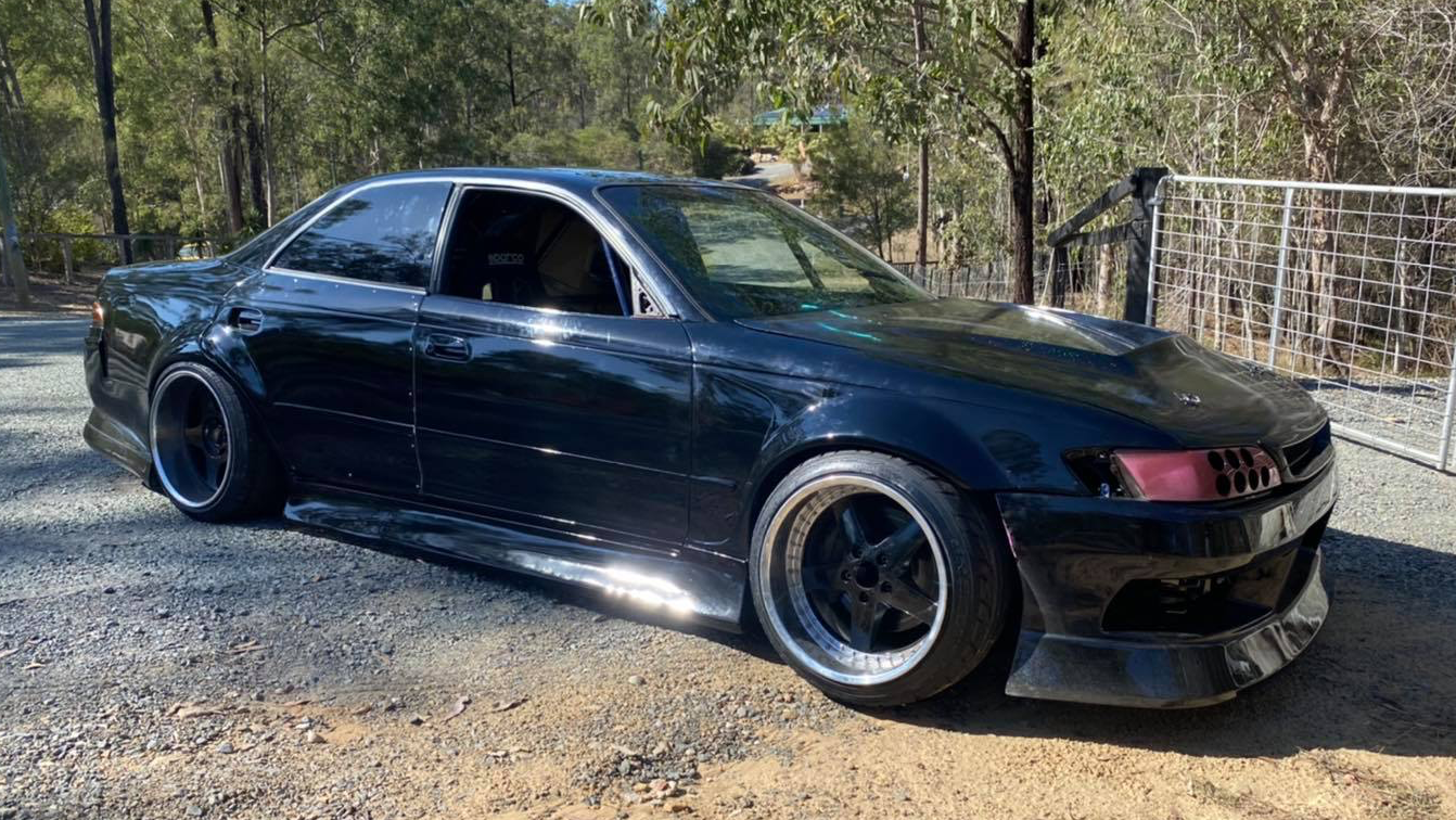 BN Sports Suits Toyota JZX90 MARK II Over Fenders